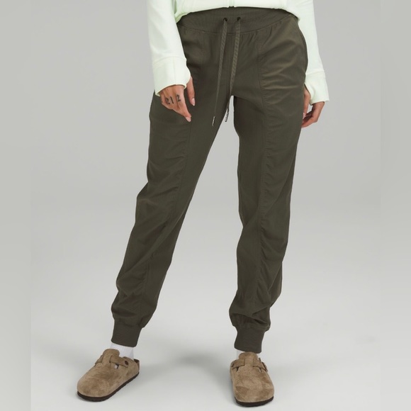 lululemon athletica Pants - Lululemon DANCE STUDIO MID RISE FULL LENGTH JOGGER SIZE 8 Army Green